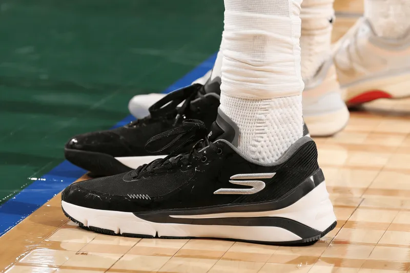 中流砥柱！兰德尔穿着斯凯奇Press，得到29分8篮板6助攻