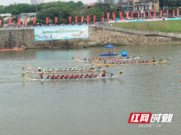 斗球体育-浪遏飞舟！湖南20支龙舟竞渡浏阳河|开福区|汨罗|湖南省|长沙市|总决赛_新浪体育_新浪新闻