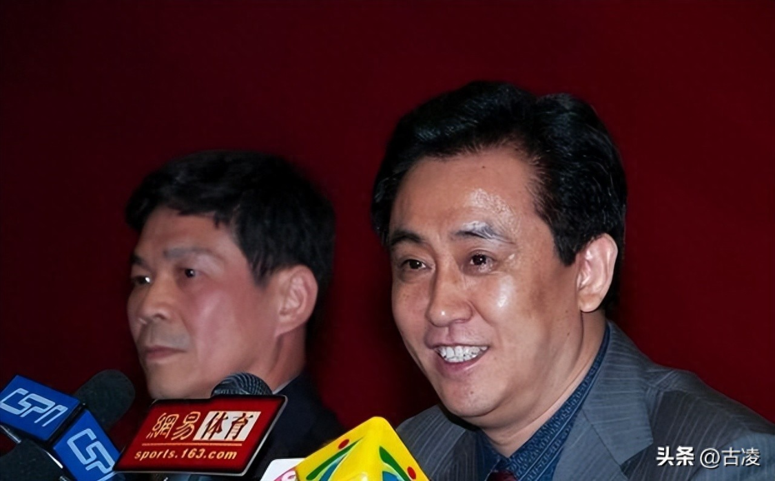 足球直播-彻底瘫痪！两年了为何许家印迟迟不判刑？真相比你想象的更复杂